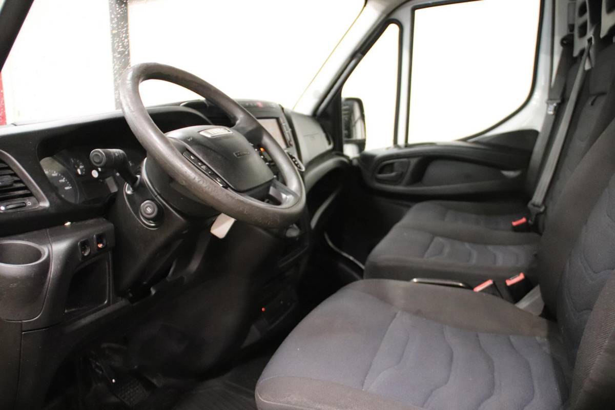 Iveco Daily Iveco Daily 35S14V AUTOMAAT L2H2 3500KG TREKVERMOGEN