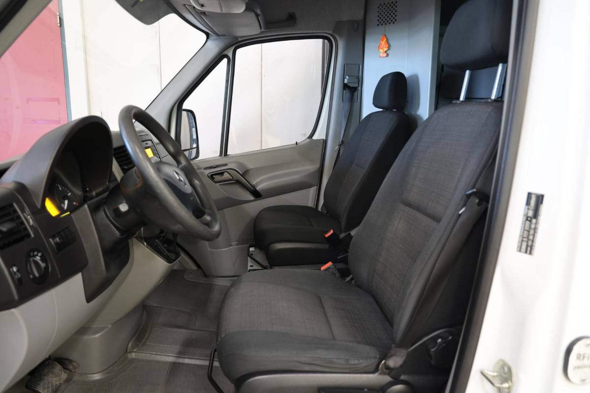 Mercedes-Benz Sprinter Mercedes-Benz Sprinter 311 2.2 CDI EURO 6 L3H2 AUTOMAAT POST NL SCHAPPEN