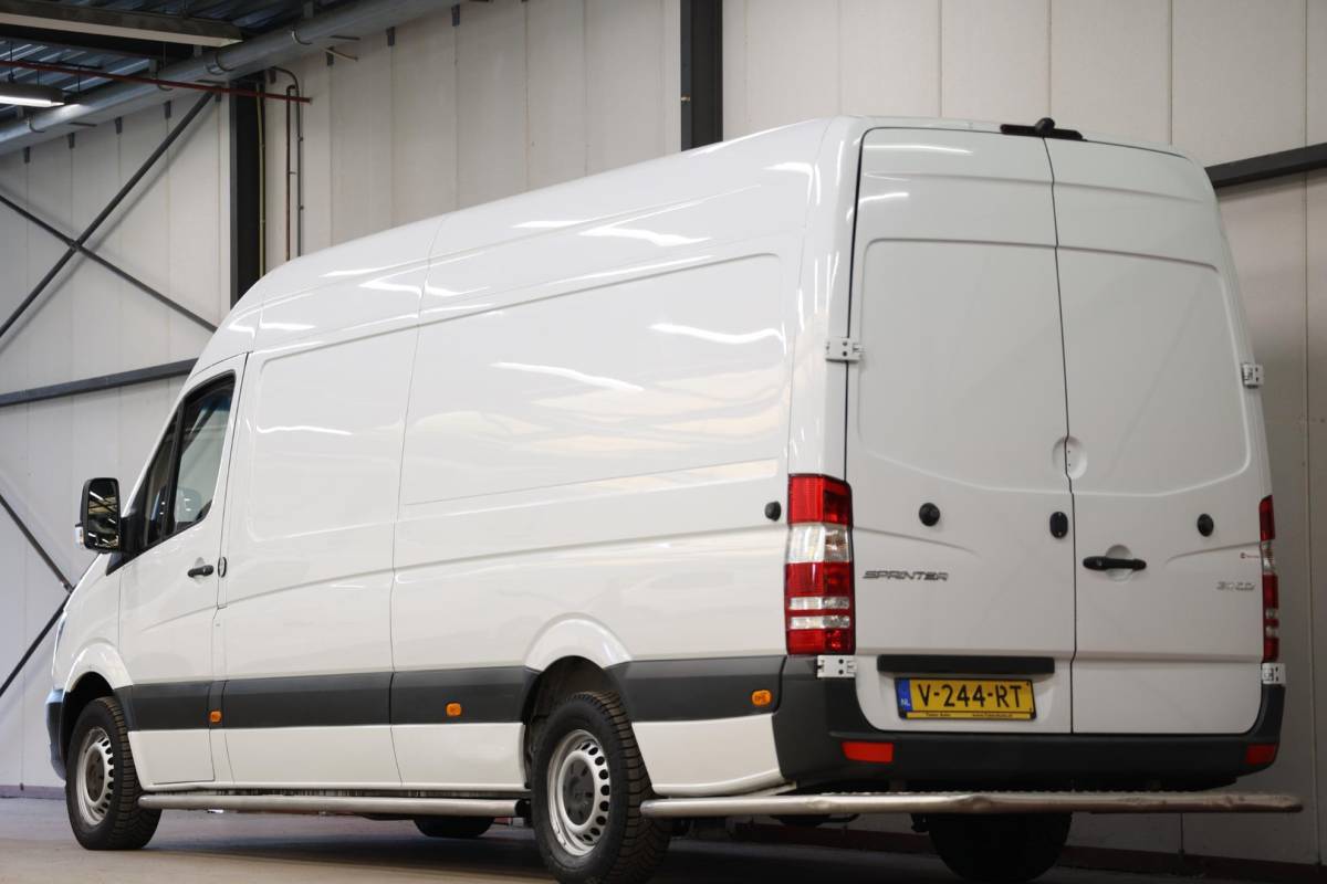 Mercedes-Benz Sprinter Mercedes-Benz Sprinter 311 2.2 CDI AUTOMAAT L3H2 POST NL EURO 6