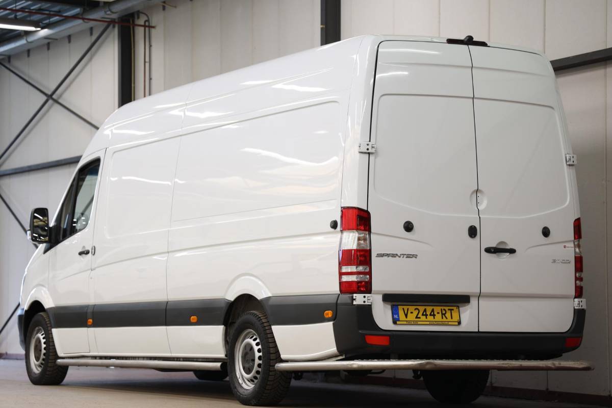Mercedes-Benz Sprinter Mercedes-Benz Sprinter 311 2.2 CDI AUTOMAAT L3H2 POST NL EURO 6