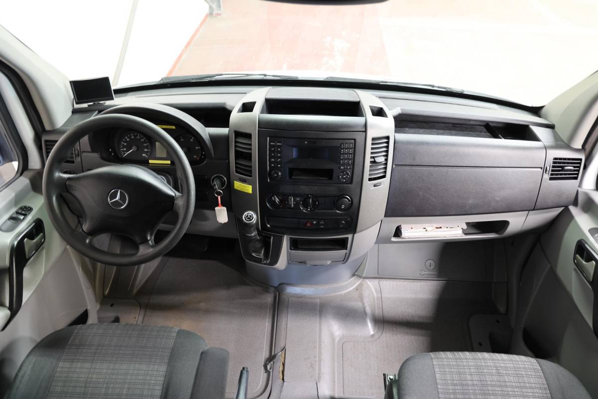 Mercedes-Benz Sprinter Mercedes-Benz Sprinter 311 2.2 CDI AUTOMAAT L3H2 POST NL EURO 6