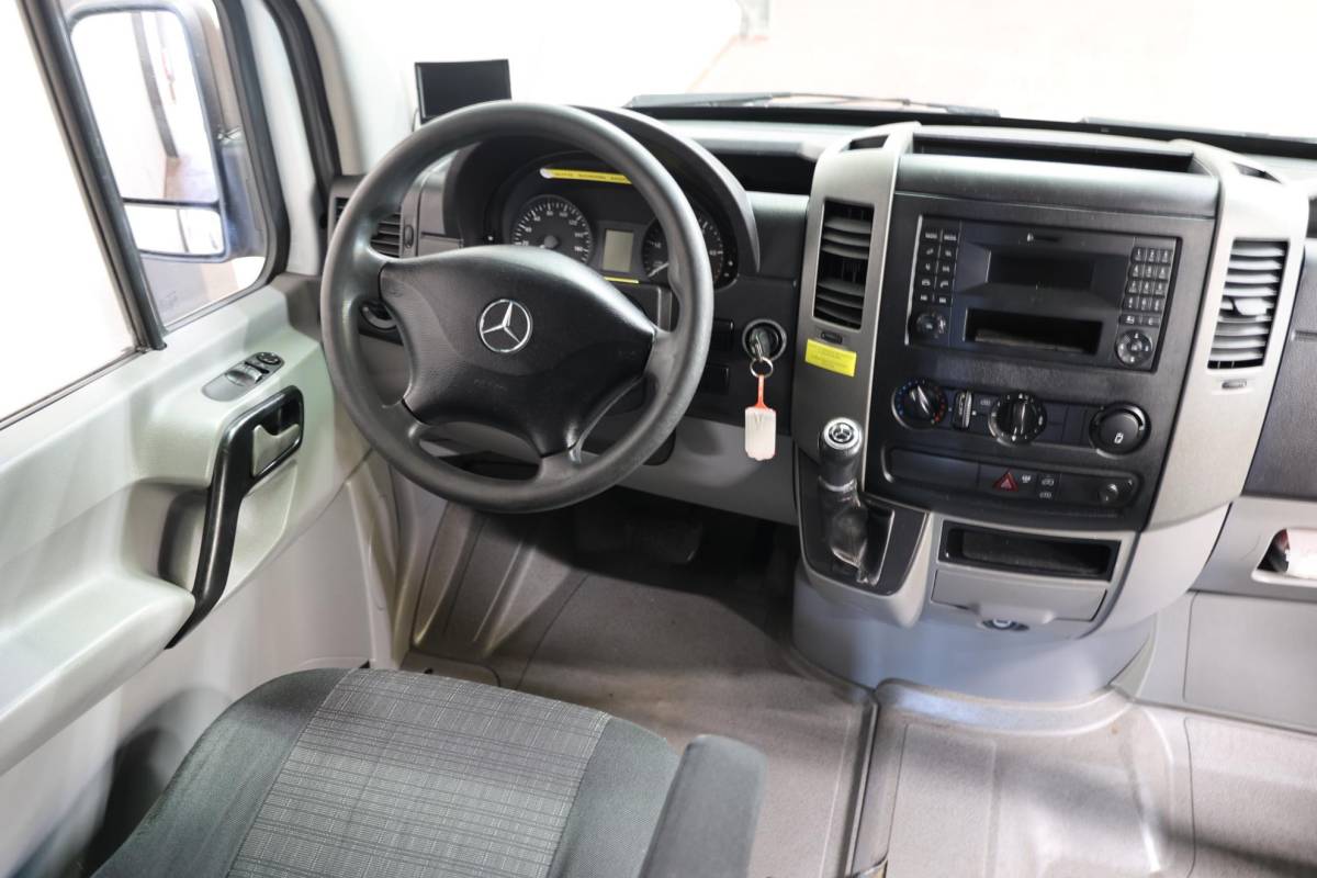 Mercedes-Benz Sprinter Mercedes-Benz Sprinter 311 2.2 CDI AUTOMAAT L3H2 POST NL EURO 6