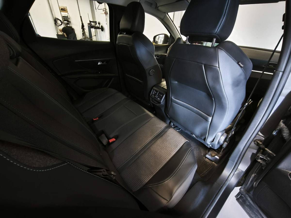 Peugeot 3008 Peugeot 3008 1.6 HYbrid 225 Allure Pack Business
