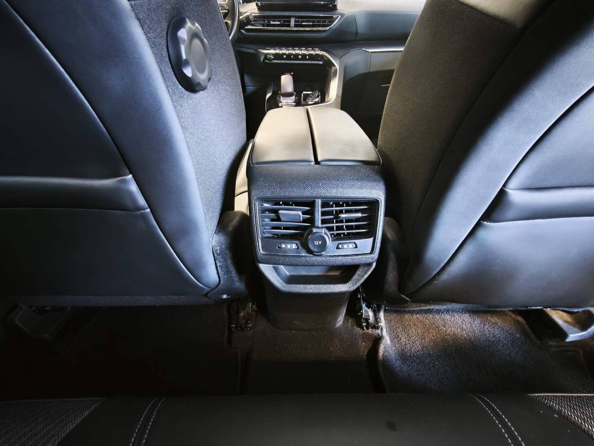 Peugeot 3008 Peugeot 3008 1.6 HYbrid 225 Allure Pack Business