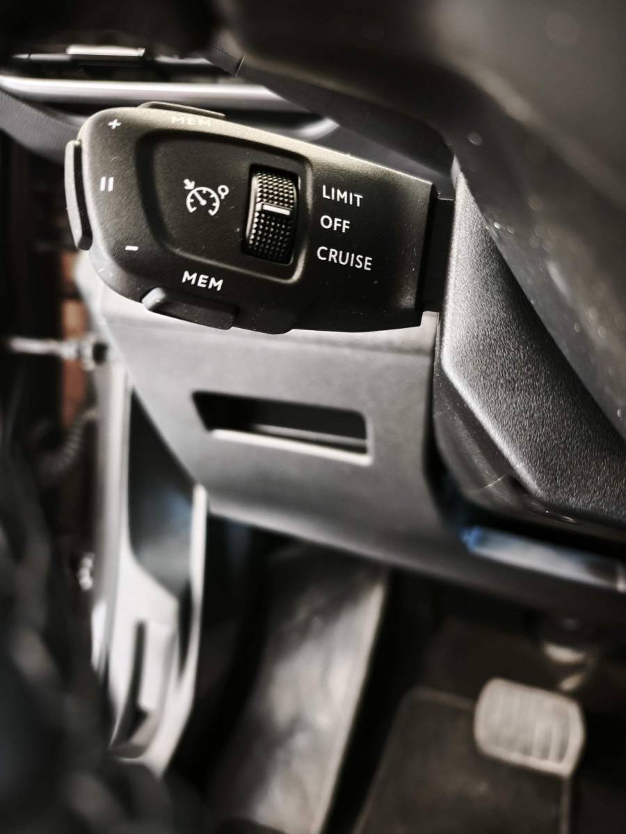 Peugeot 3008 Peugeot 3008 1.6 HYbrid 225 Allure Pack Business