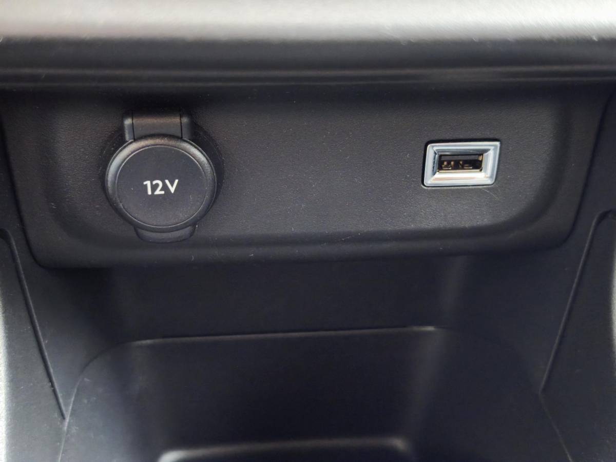 Citroën C3 Citroen C3 1.2 PureTech Shine Apple CarPlay & Android Auto | Stoelverwarming | Bi-Tone