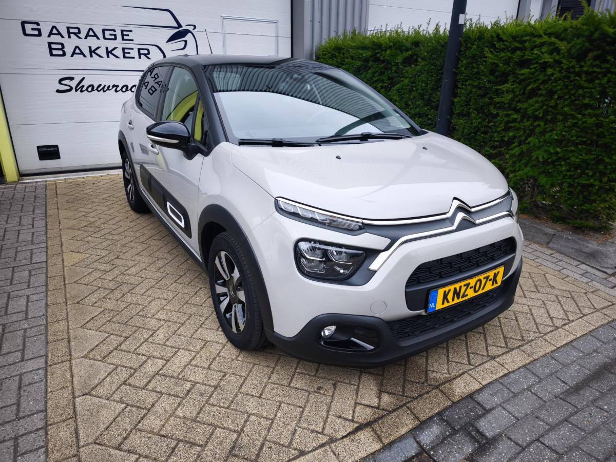 Citroën C3 Citroen C3 1.2 PureTech Shine Apple CarPlay & Android Auto | Stoelverwarming | Bi-Tone