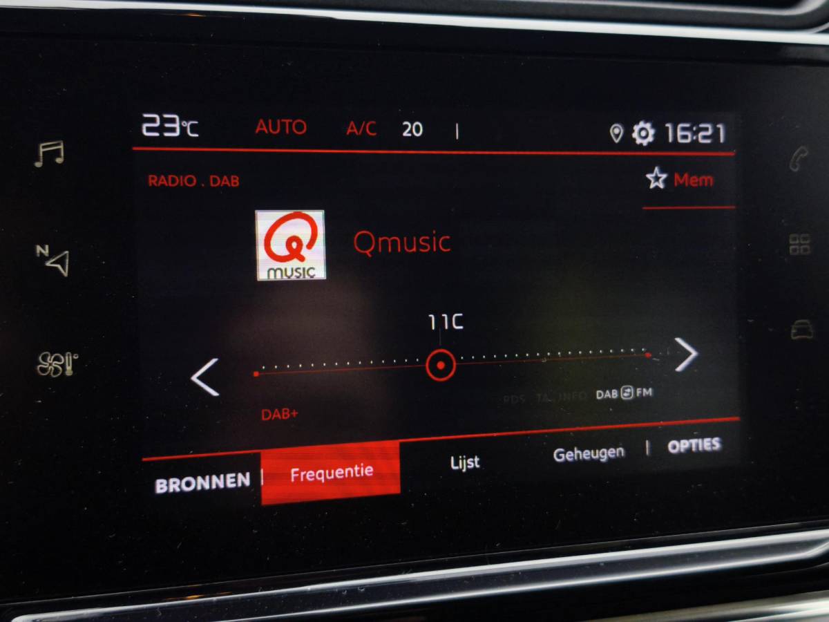 Citroën C3 Citroen C3 1.2 PureTech Shine Apple CarPlay & Android Auto | Stoelverwarming | Bi-Tone