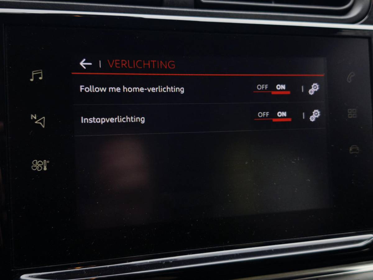 Citroën C3 Citroen C3 1.2 PureTech Shine Apple CarPlay & Android Auto | Stoelverwarming | Bi-Tone