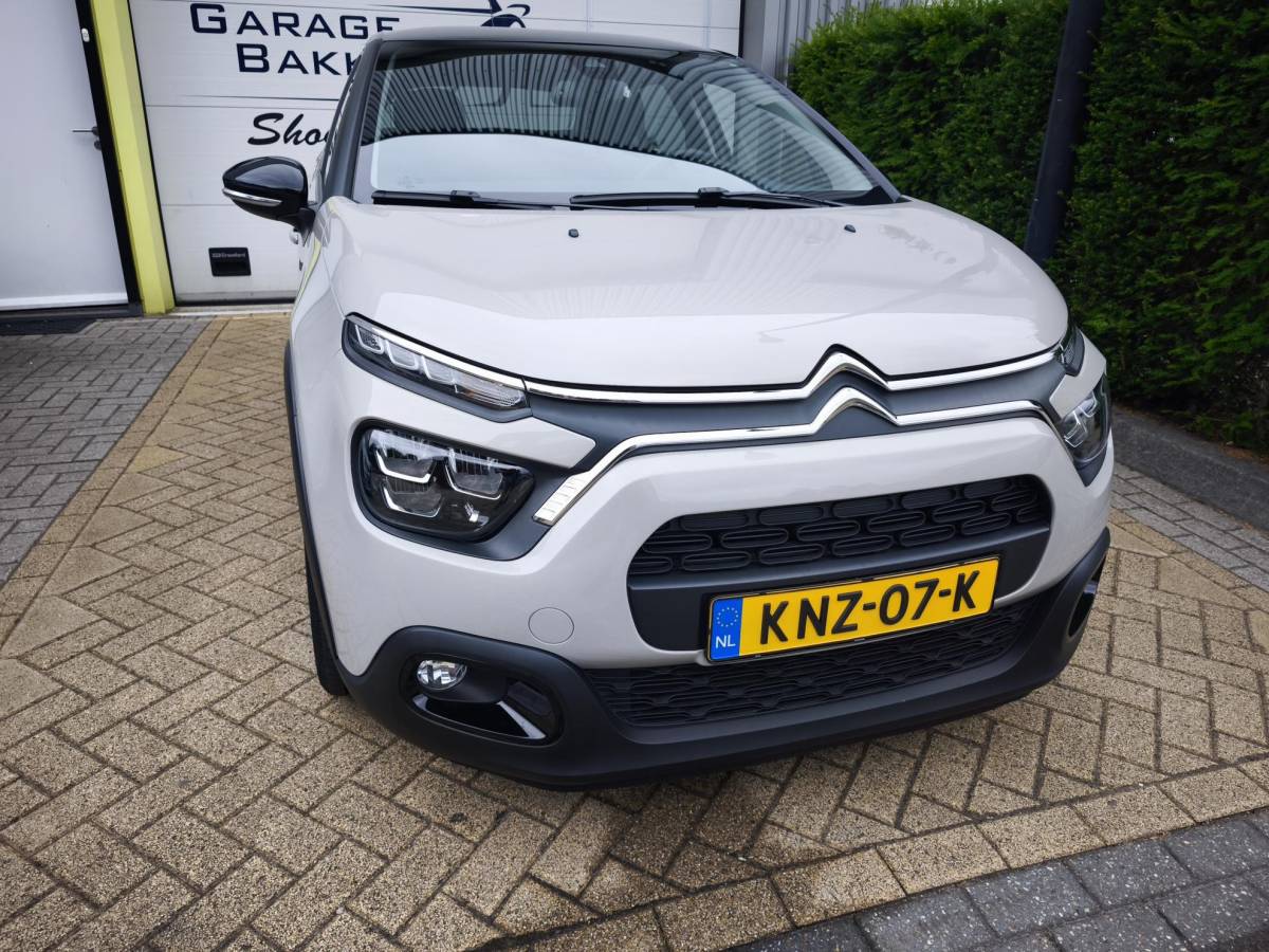 Citroën C3 Citroen C3 1.2 PureTech Shine Apple CarPlay & Android Auto | Stoelverwarming | Bi-Tone