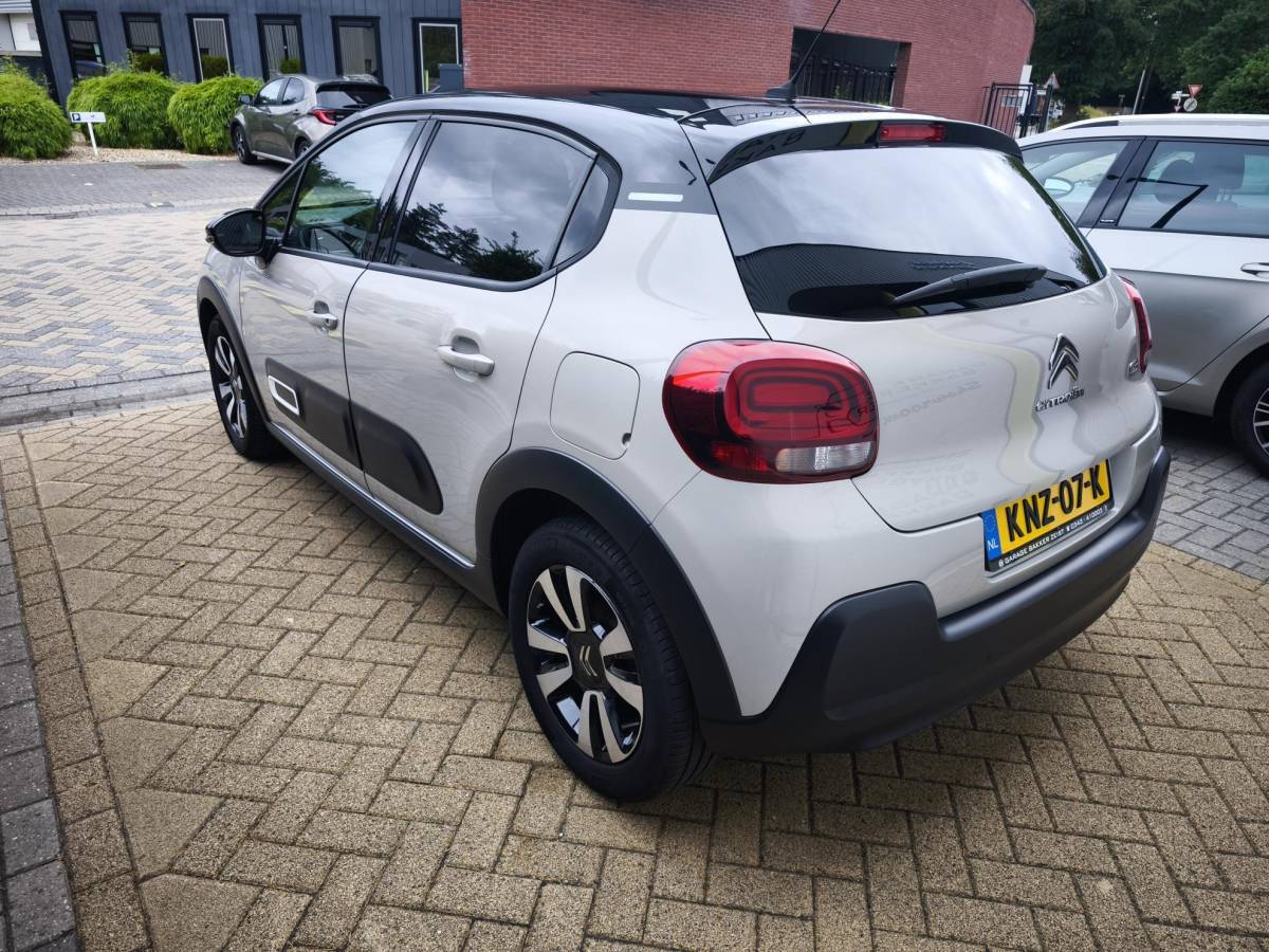 Citroën C3 Citroen C3 1.2 PureTech Shine Apple CarPlay & Android Auto | Stoelverwarming | Bi-Tone