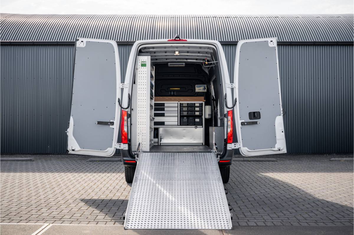 Mercedes-Benz Sprinter Mercedes-Benz Sprinter 311 CDI RWD L2H2 | Volledig Ingericht | Mbux | Camera | Climatronic