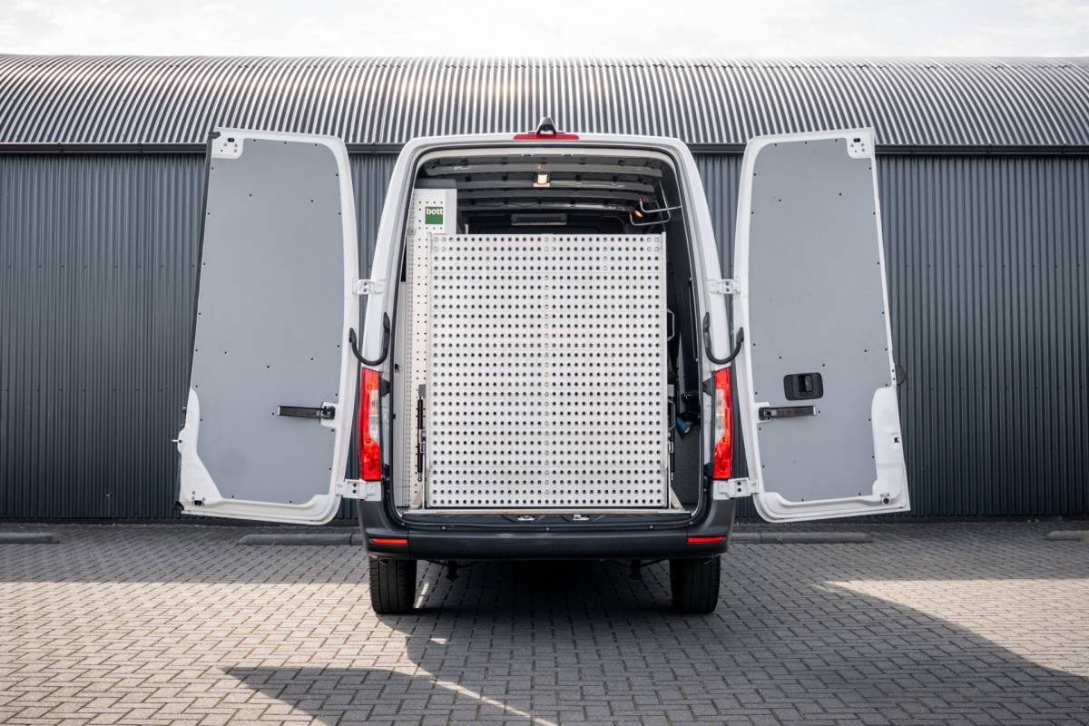 Mercedes-Benz Sprinter Mercedes-Benz Sprinter 311 CDI RWD L2H2 | Volledig Ingericht | Mbux | Camera | Climatronic