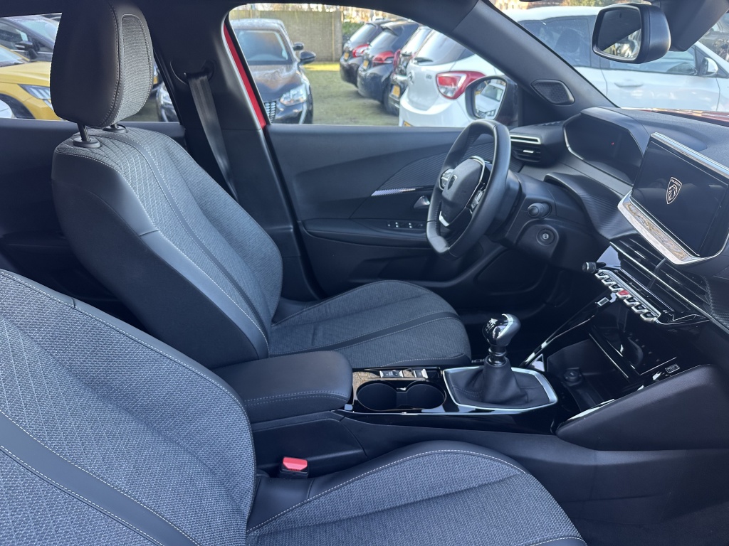Peugeot 2008 Peugeot 2008 1.2 Allure | Sensoren V+A | CarPlay |