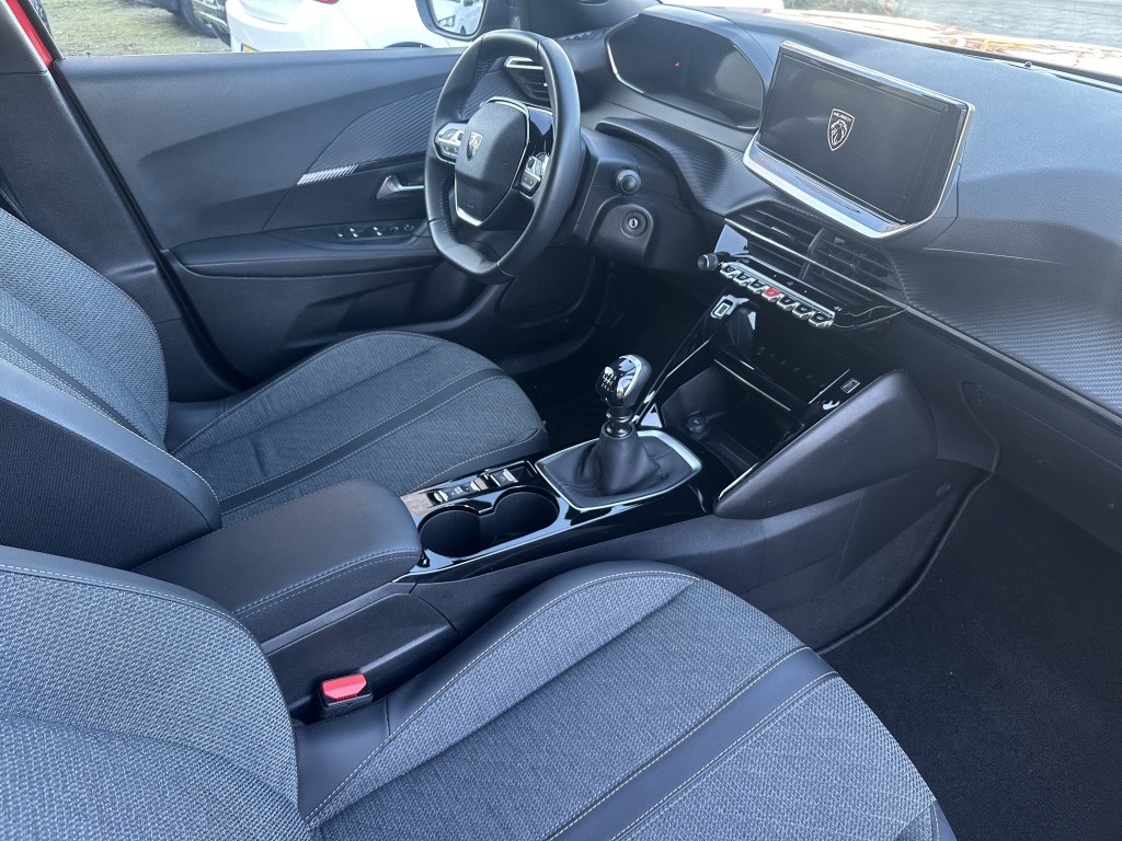 Peugeot 2008 Peugeot 2008 1.2 Allure | Sensoren V+A | CarPlay |
