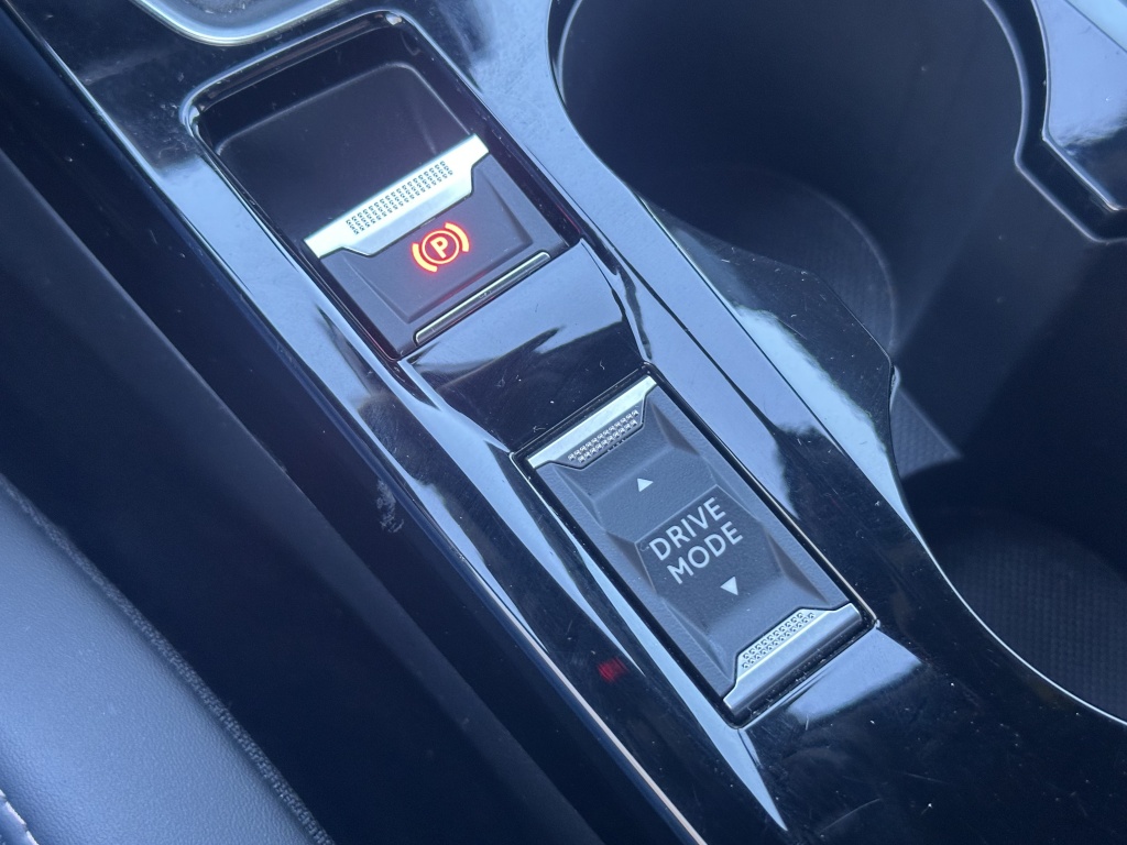 Peugeot 2008 Peugeot 2008 1.2 Allure | Sensoren V+A | CarPlay |