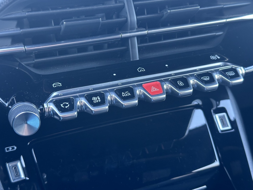 Peugeot 2008 Peugeot 2008 1.2 Allure | Sensoren V+A | CarPlay |