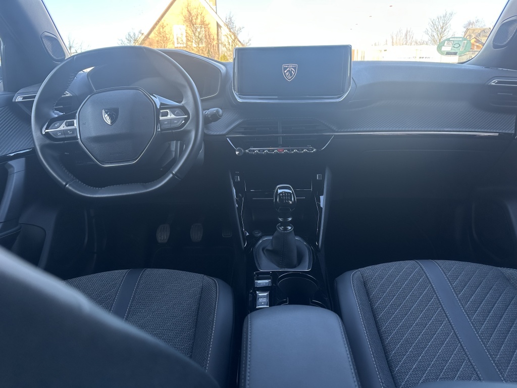 Peugeot 2008 Peugeot 2008 1.2 Allure | Sensoren V+A | CarPlay |