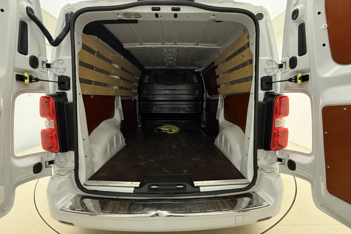 Opel Vivaro-e Opel Vivaro-e L2H1 Innovation 75 kWh | Navigatie pakket | Climate Control | Camera achter | Apple Carplay/Android Auto | Elektrisch inklapbare spiegels | Laadruimte betimmering