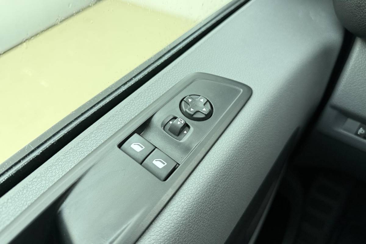 Opel Vivaro-e Opel Vivaro-e L2H1 Innovation 75 kWh | Navigatie pakket | Climate Control | Camera achter | Apple Carplay/Android Auto | Elektrisch inklapbare spiegels | Laadruimte betimmering