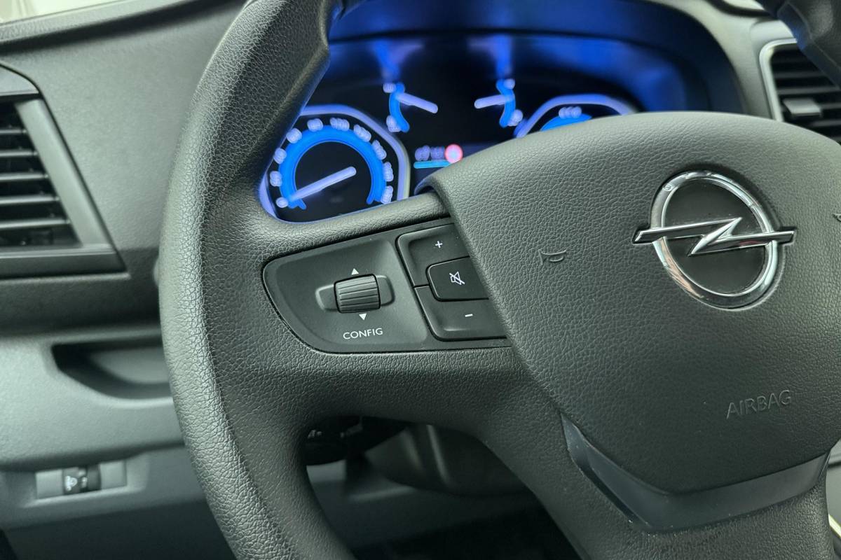 Opel Vivaro-e Opel Vivaro-e L2H1 Innovation 75 kWh | Navigatie pakket | Climate Control | Camera achter | Apple Carplay/Android Auto | Elektrisch inklapbare spiegels | Laadruimte betimmering