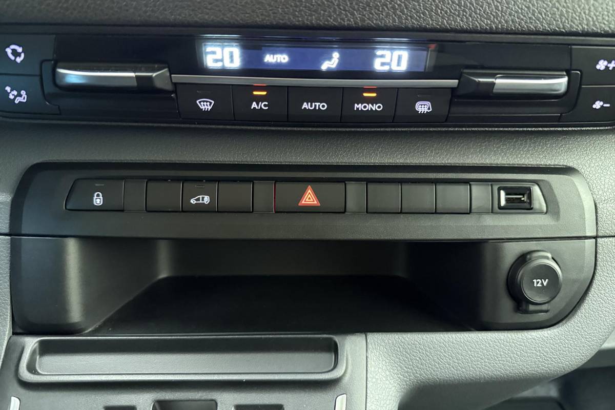 Opel Vivaro-e Opel Vivaro-e L2H1 Innovation 75 kWh | Navigatie pakket | Climate Control | Camera achter | Apple Carplay/Android Auto | Elektrisch inklapbare spiegels | Laadruimte betimmering