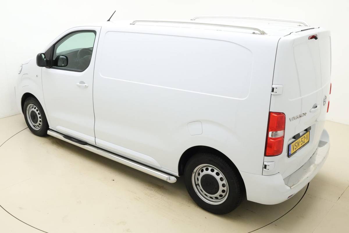 Opel Vivaro-e Opel Vivaro-e L2H1 Innovation 75 kWh | Navigatie pakket | Climate Control | Camera achter | Apple Carplay/Android Auto | Elektrisch inklapbare spiegels | Laadruimte betimmering