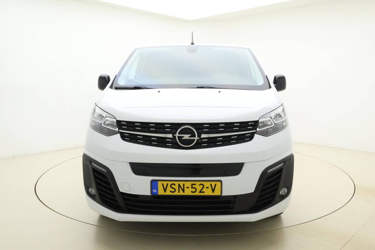 Opel Vivaro-e Opel Vivaro-e L2H1 Innovation 75 kWh | Navigatie pakket | Climate Control | Camera achter | Apple Carplay/Android Auto | Elektrisch inklapbare spiegels | Laadruimte betimmering