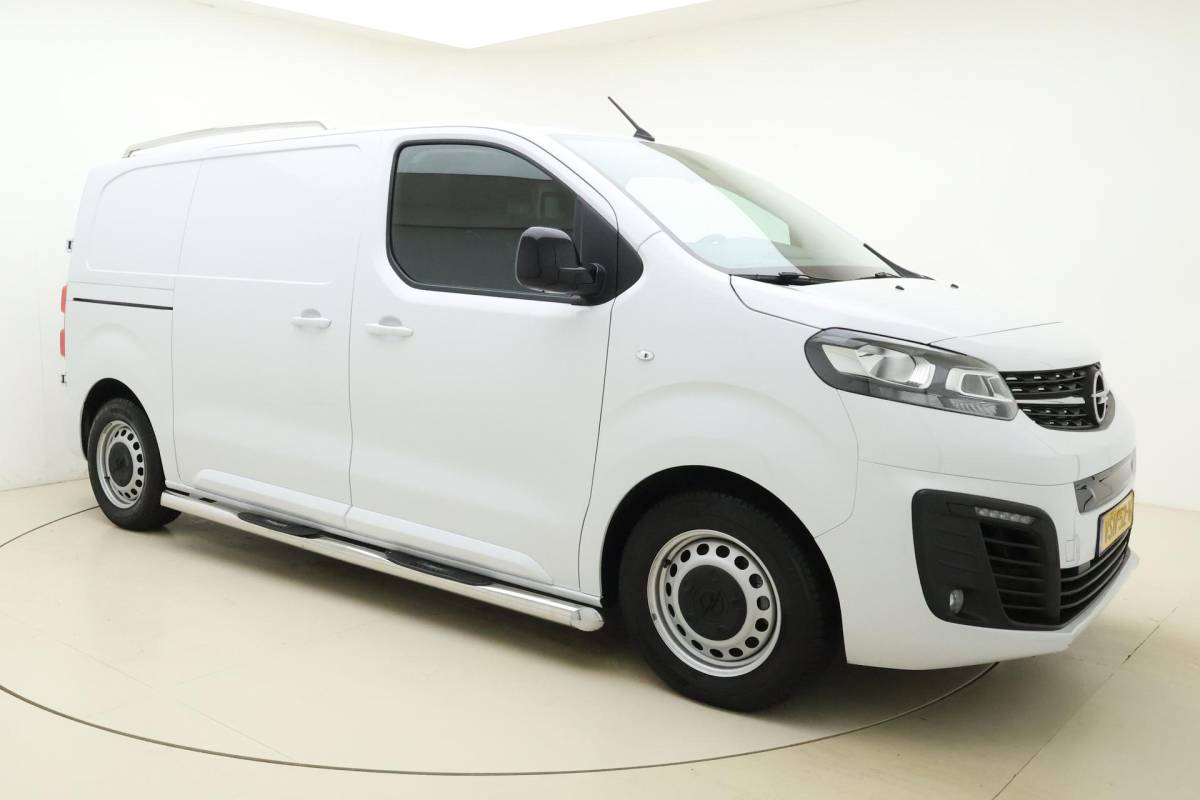 Opel Vivaro-e Opel Vivaro-e L2H1 Innovation 75 kWh | Navigatie pakket | Climate Control | Camera achter | Apple Carplay/Android Auto | Elektrisch inklapbare spiegels | Laadruimte betimmering