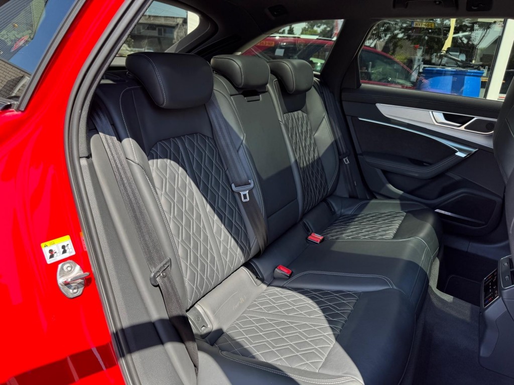 Audi A6 Audi A6 55 TFSI V6T Quattro S edition RS interieur Pano B&O Memory Achterasbesturing Matrix 360