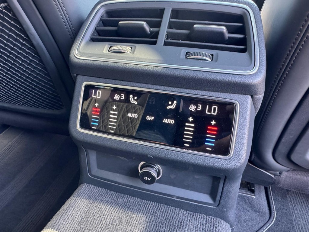 Audi A6 Audi A6 55 TFSI V6T Quattro S edition RS interieur Pano B&O Memory Achterasbesturing Matrix 360