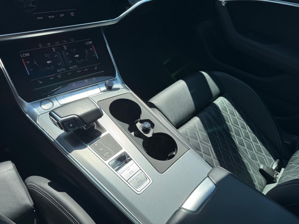 Audi A6 Audi A6 55 TFSI V6T Quattro S edition RS interieur Pano B&O Memory Achterasbesturing Matrix 360