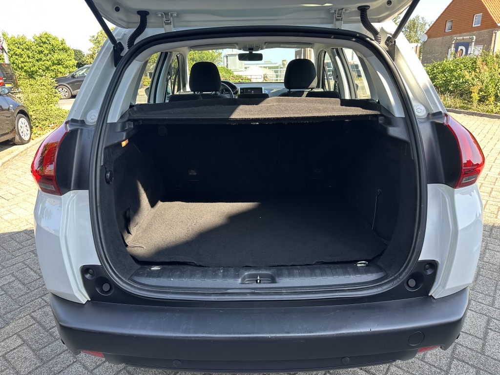 Peugeot 2008 Peugeot 2008 1.2 Active | Navi | CarPlay | Cruise Control |