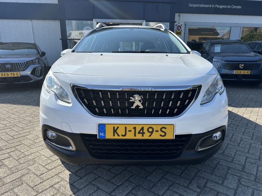 Peugeot 2008 Peugeot 2008 1.2 Active | Navi | CarPlay | Cruise Control |