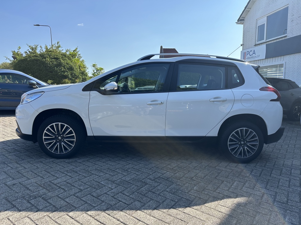 Peugeot 2008 Peugeot 2008 1.2 Active | Navi | CarPlay | Cruise Control |