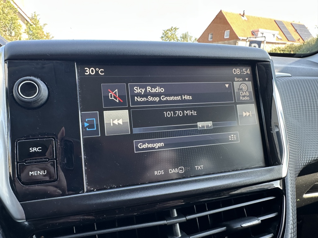 Peugeot 2008 Peugeot 2008 1.2 Active | Navi | CarPlay | Cruise Control |