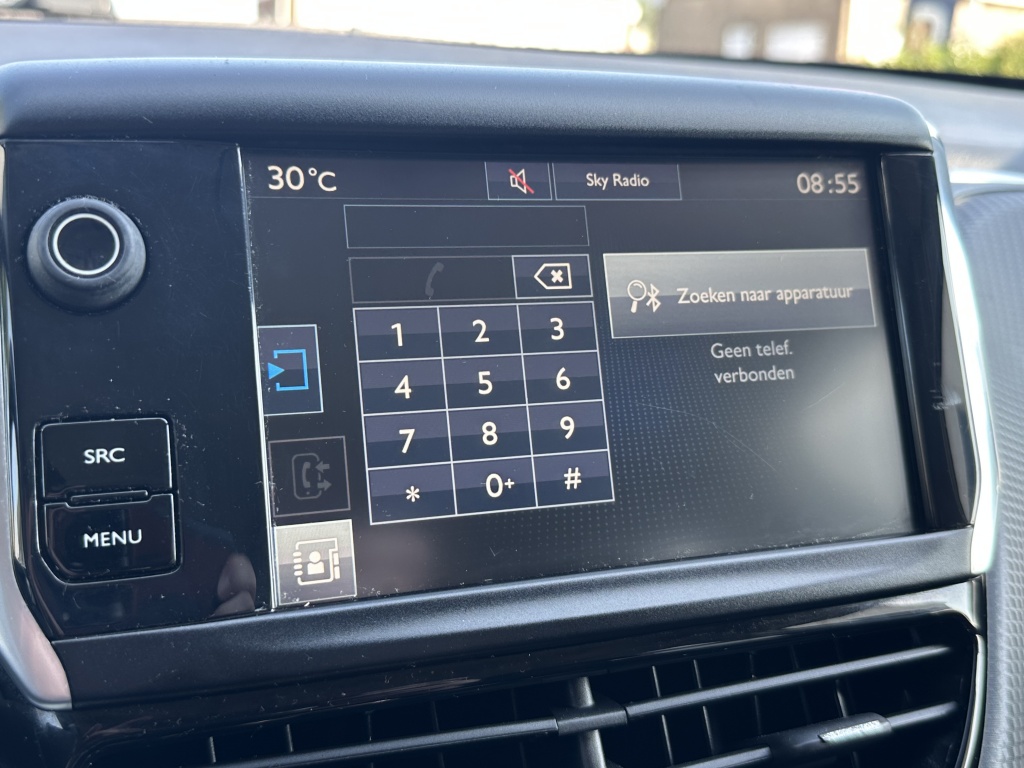 Peugeot 2008 Peugeot 2008 1.2 Active | Navi | CarPlay | Cruise Control |