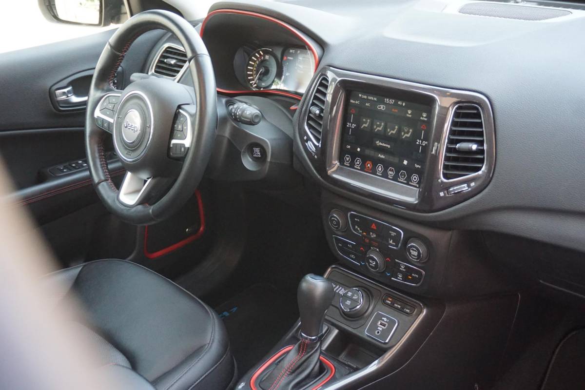 Jeep Compass Jeep Compass 4xe 240 Plug-in Hybrid Electric Trailhawk | PANO | LED