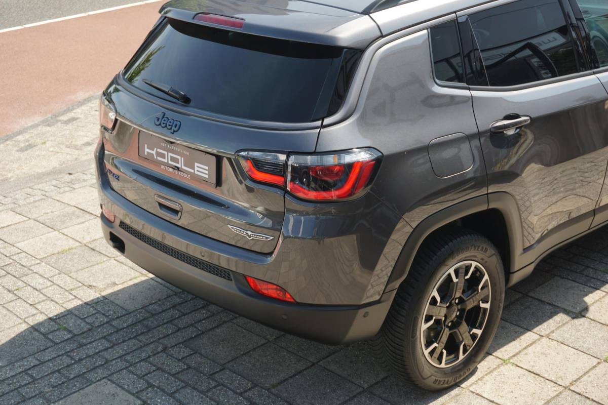 Jeep Compass Jeep Compass 4xe 240 Plug-in Hybrid Electric Trailhawk | PANO | LED