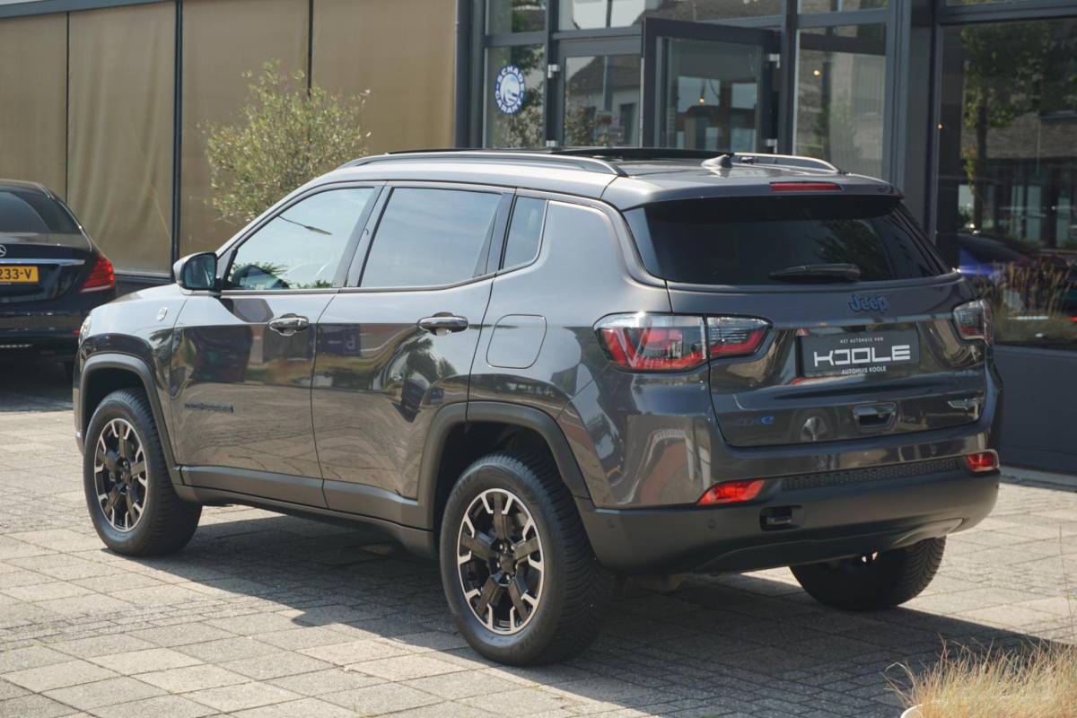 Jeep Compass Jeep Compass 4xe 240 Plug-in Hybrid Electric Trailhawk | PANO | LED
