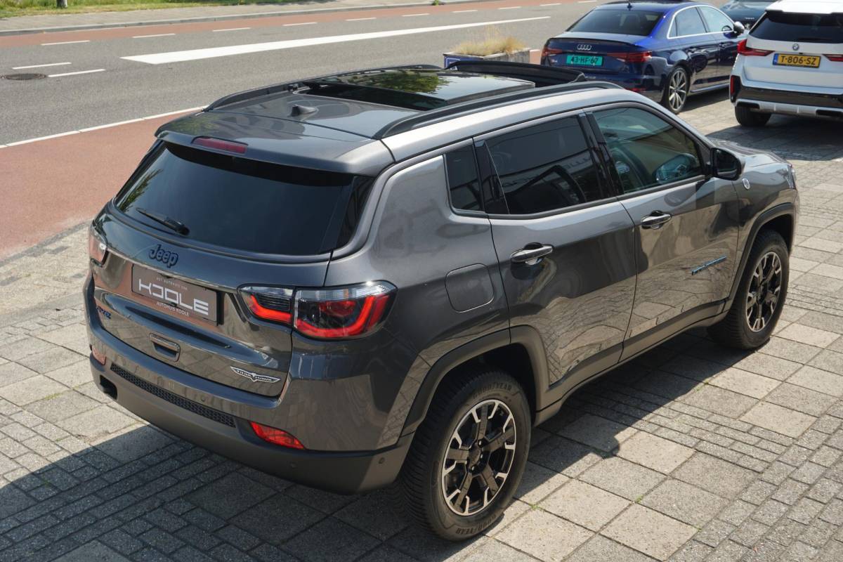 Jeep Compass Jeep Compass 4xe 240 Plug-in Hybrid Electric Trailhawk | PANO | LED
