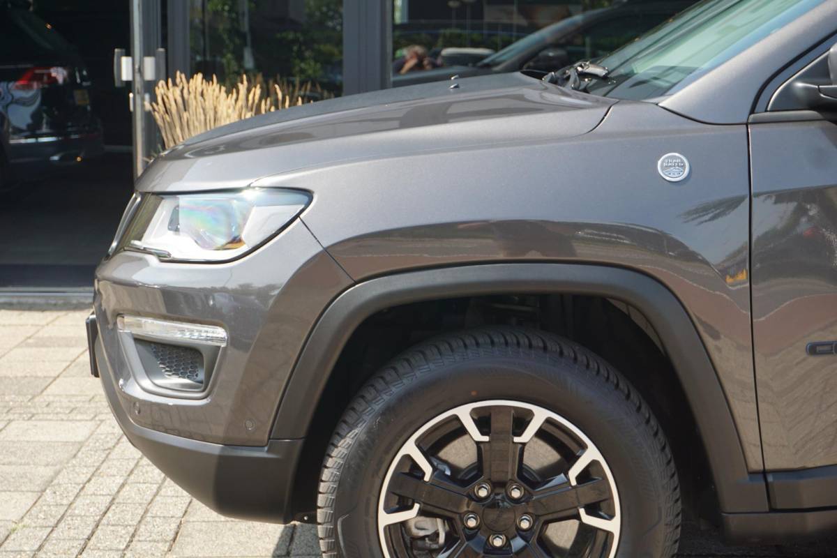 Jeep Compass Jeep Compass 4xe 240 Plug-in Hybrid Electric Trailhawk | PANO | LED