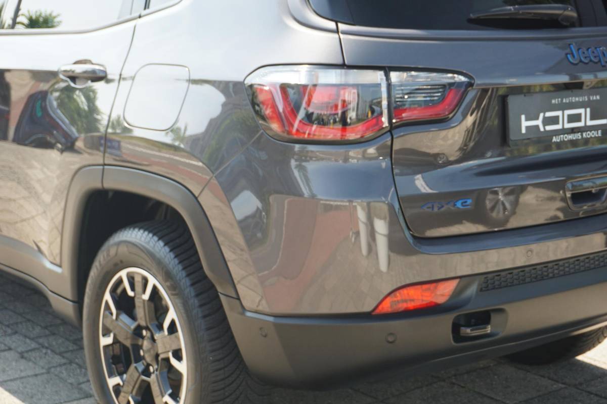 Jeep Compass Jeep Compass 4xe 240 Plug-in Hybrid Electric Trailhawk | PANO | LED
