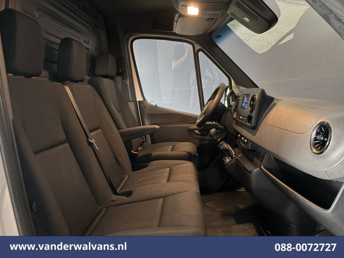 Mercedes-Benz Sprinter Mercedes-Benz Sprinter 316 CDI 164pk L3H2 Euro6 Airco | Camera | Navigatie | Apple Carplay | Chauffeursstoel Cruisecontrol, Android Auto, Stoelverwarming, 270Graden Achterdeuren, Parkeersensoren, Bijrijdersbank