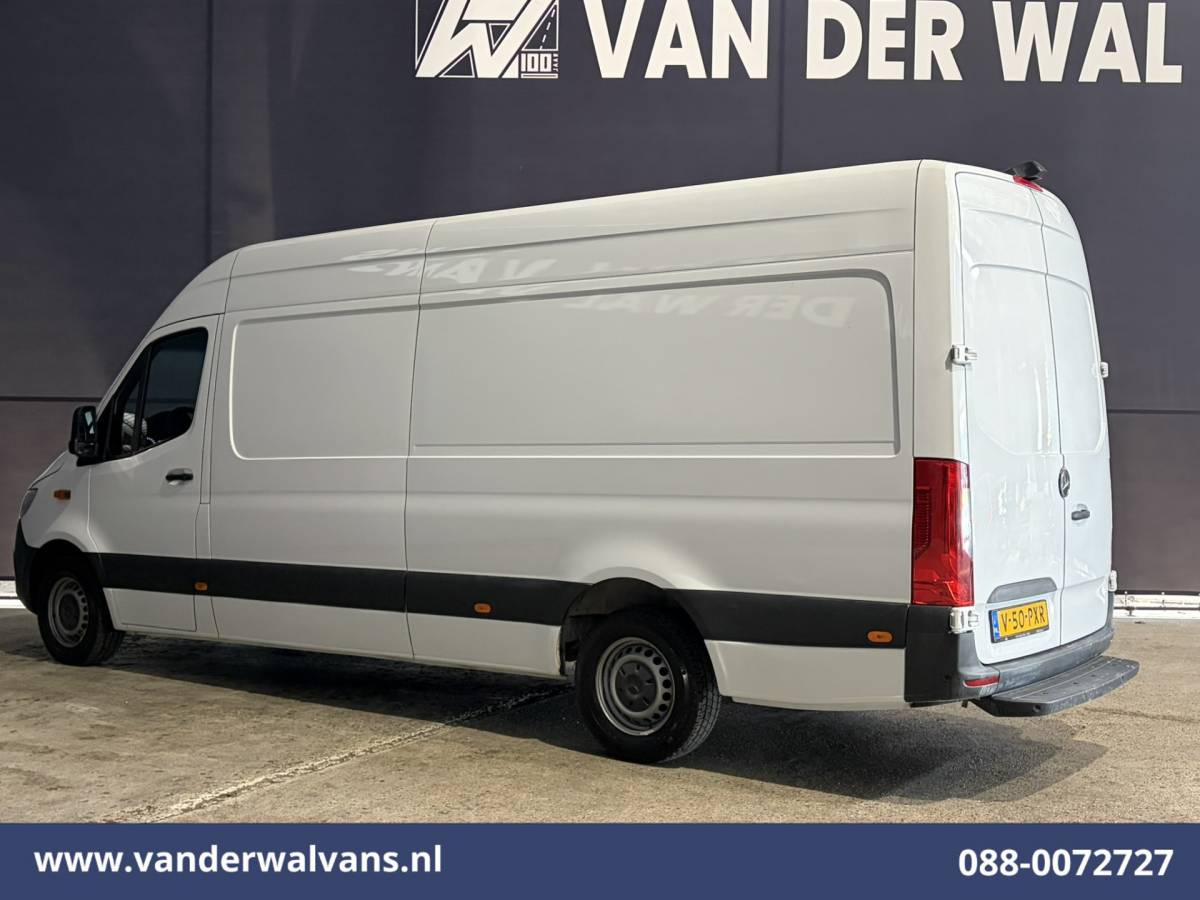 Mercedes-Benz Sprinter Mercedes-Benz Sprinter 316 CDI 164pk L3H2 Euro6 Airco | Camera | Navigatie | Apple Carplay | Chauffeursstoel Cruisecontrol, Android Auto, Stoelverwarming, 270Graden Achterdeuren, Parkeersensoren, Bijrijdersbank