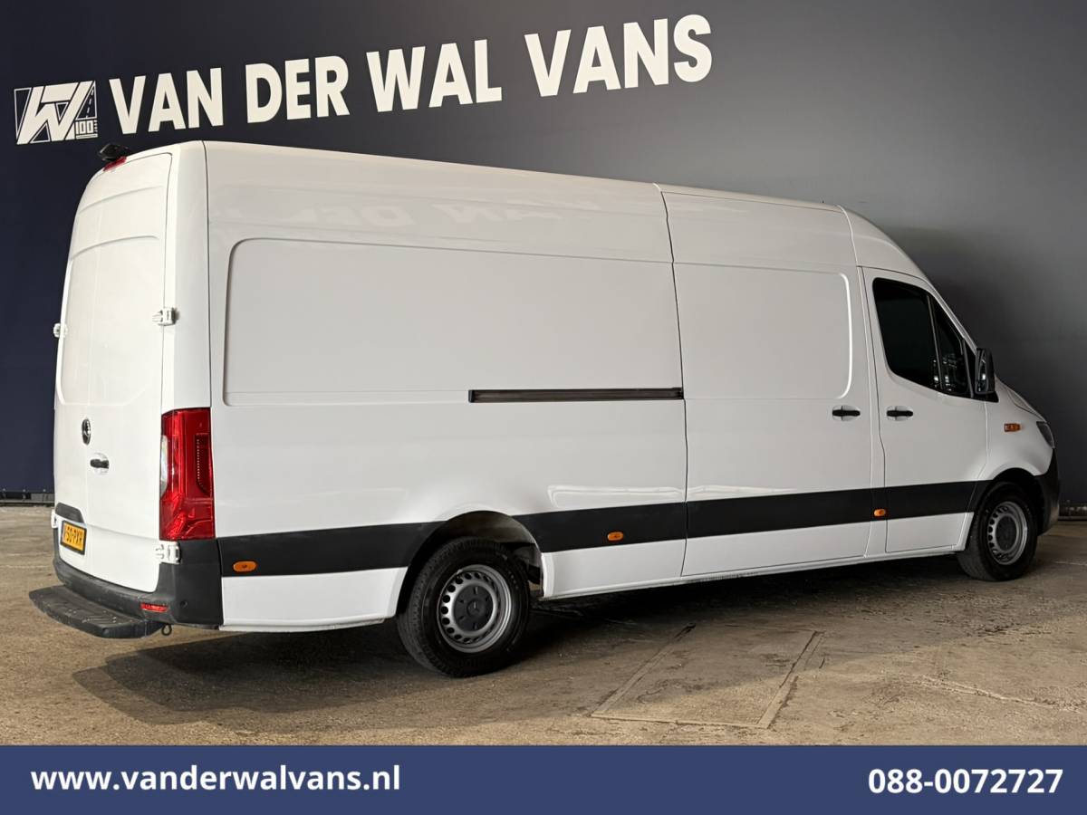 Mercedes-Benz Sprinter Mercedes-Benz Sprinter 316 CDI 164pk L3H2 Euro6 Airco | Camera | Navigatie | Apple Carplay | Chauffeursstoel Cruisecontrol, Android Auto, Stoelverwarming, 270Graden Achterdeuren, Parkeersensoren, Bijrijdersbank