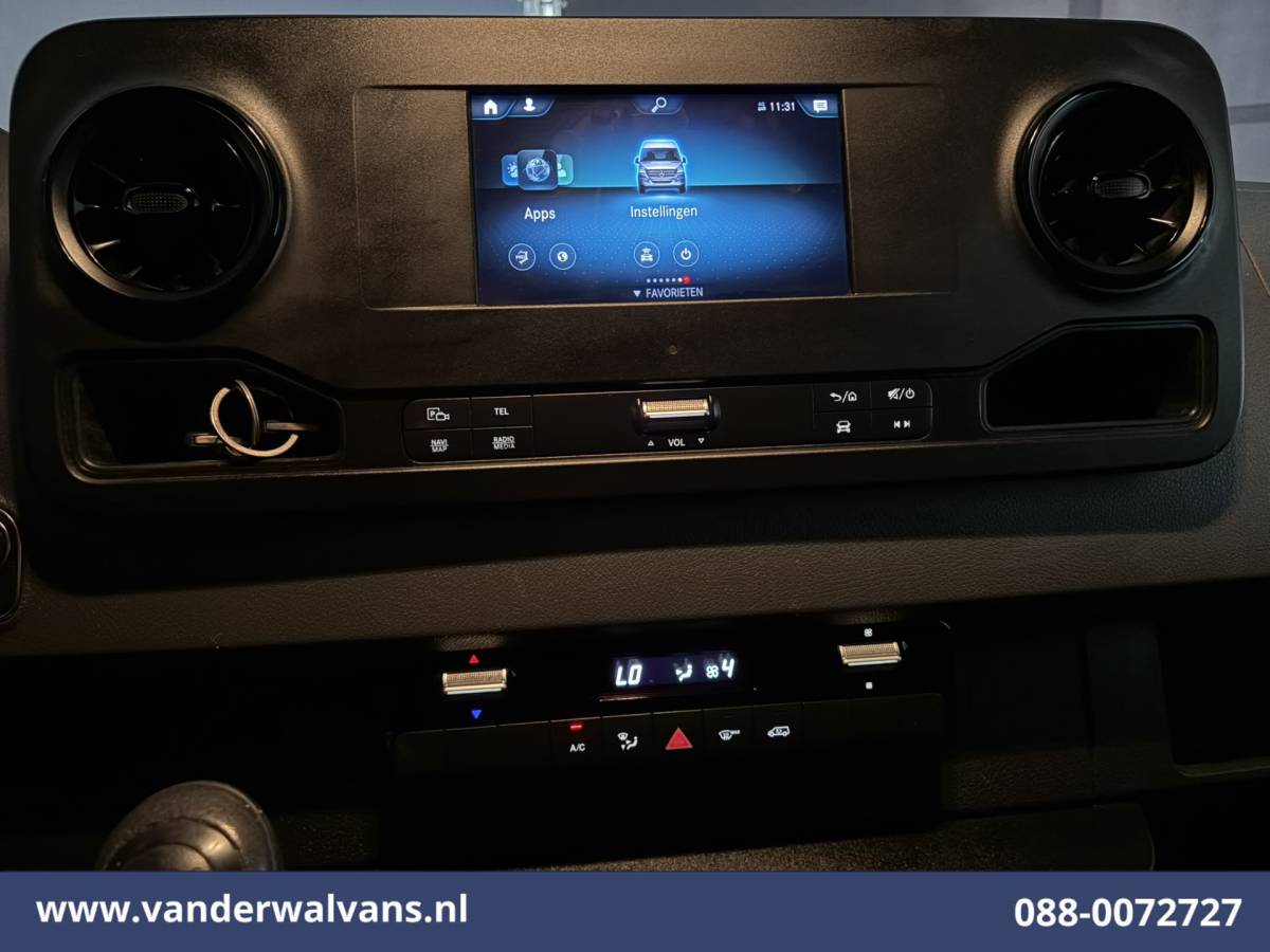 Mercedes-Benz Sprinter Mercedes-Benz Sprinter 316 CDI 164pk L3H2 Euro6 Airco | Camera | Navigatie | Apple Carplay | Chauffeursstoel Cruisecontrol, Android Auto, Stoelverwarming, 270Graden Achterdeuren, Parkeersensoren, Bijrijdersbank
