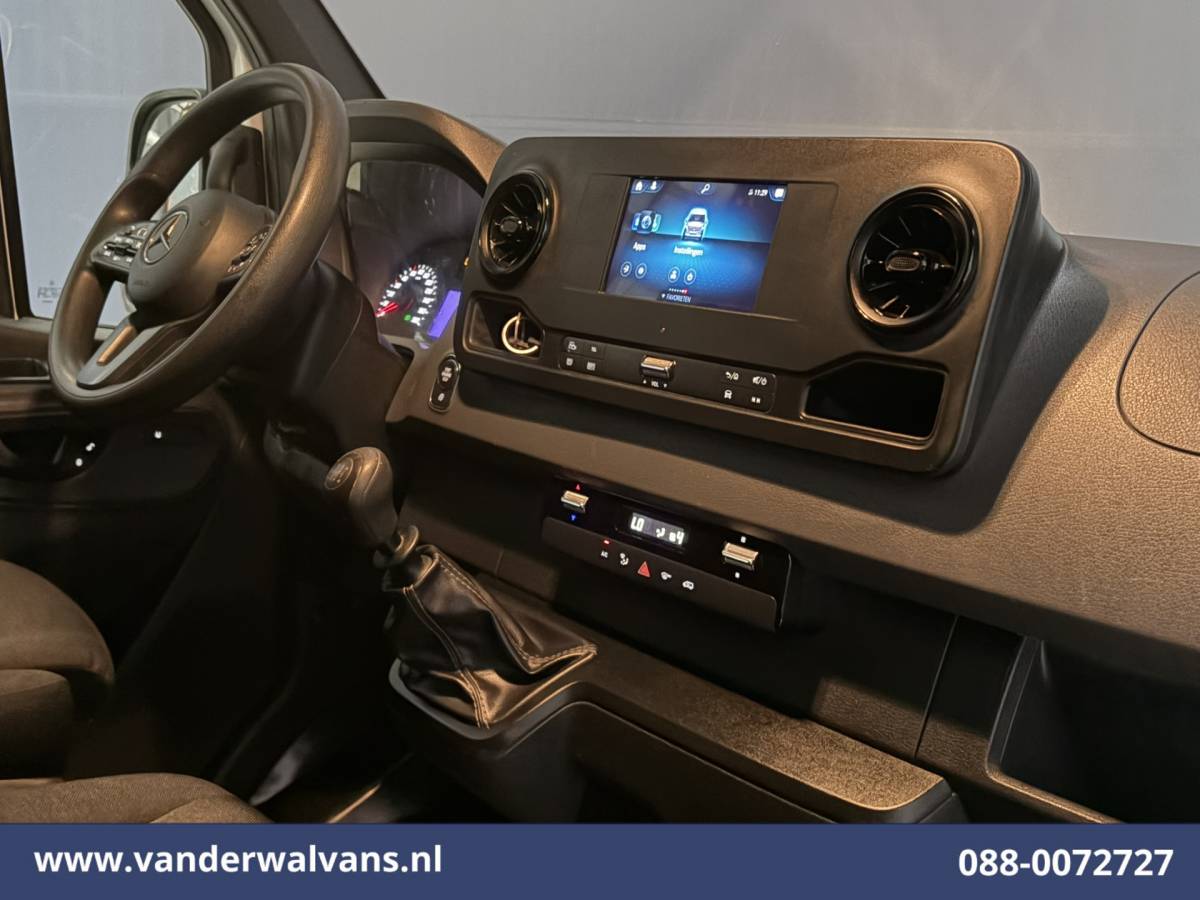 Mercedes-Benz Sprinter Mercedes-Benz Sprinter 316 CDI 164pk L3H2 Euro6 Airco | Camera | Navigatie | Apple Carplay | Chauffeursstoel Cruisecontrol, Android Auto, Stoelverwarming, 270Graden Achterdeuren, Parkeersensoren, Bijrijdersbank