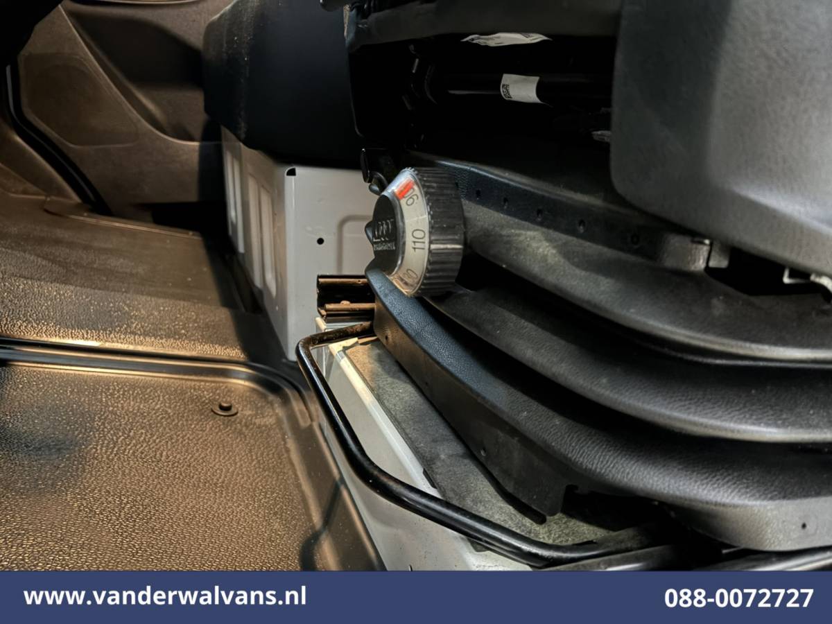 Mercedes-Benz Sprinter Mercedes-Benz Sprinter 316 CDI 164pk L3H2 Euro6 Airco | Camera | Navigatie | Apple Carplay | Chauffeursstoel Cruisecontrol, Android Auto, Stoelverwarming, 270Graden Achterdeuren, Parkeersensoren, Bijrijdersbank