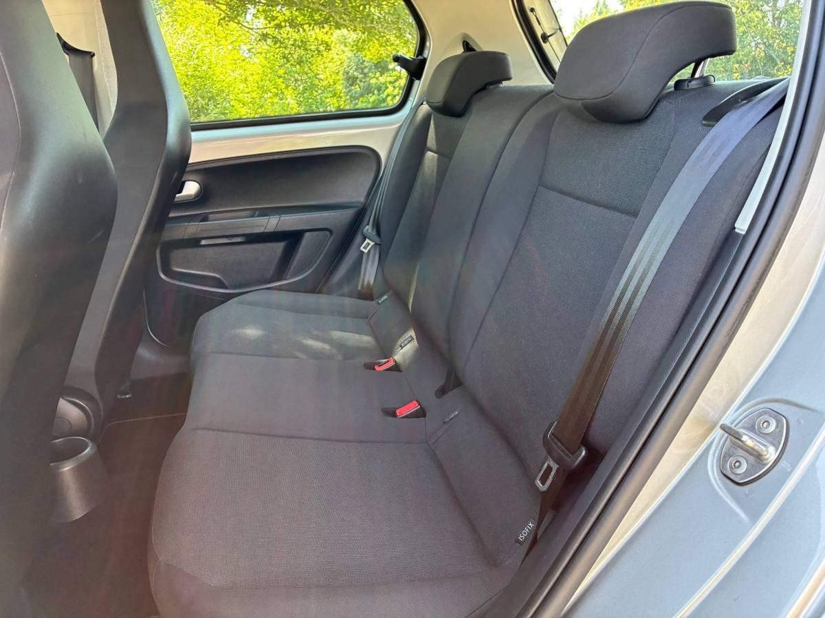 Volkswagen up! Volkswagen Up! 1.0 BMT move up! | 5-Deurs + Airco nu € 5.450,-!!!